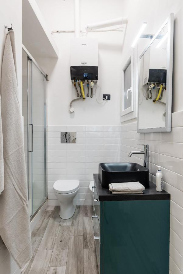 Acquario 5' Free Wifi & Netflix "Prione" By Tilo Apartment'S Cenova Dış mekan fotoğraf