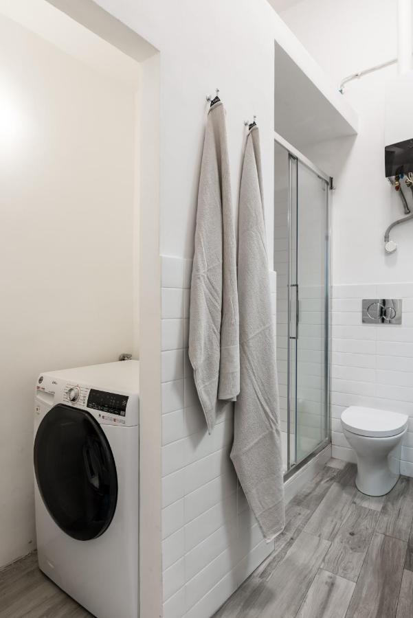 Acquario 5' Free Wifi & Netflix "Prione" By Tilo Apartment'S Cenova Dış mekan fotoğraf